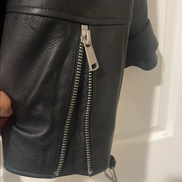 Wilsons Leather Women’s Black Motorcycle Jacket - Picture 5 of 16